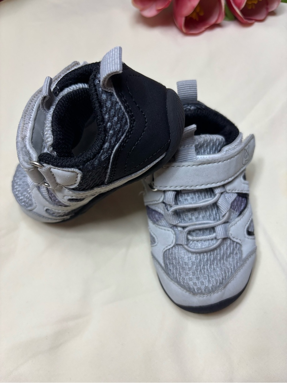 Baby Toddler Grey Mesh
Outdoor Sandals Sneakers
Size 13cm (US 6-7 / 12-18M)